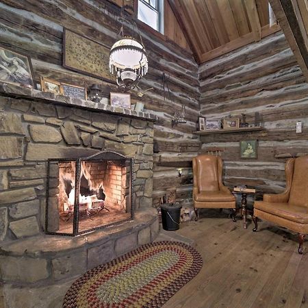 Historic Cabin Grill And Hiking Trail Access! Брайсон-Сити Экстерьер фото